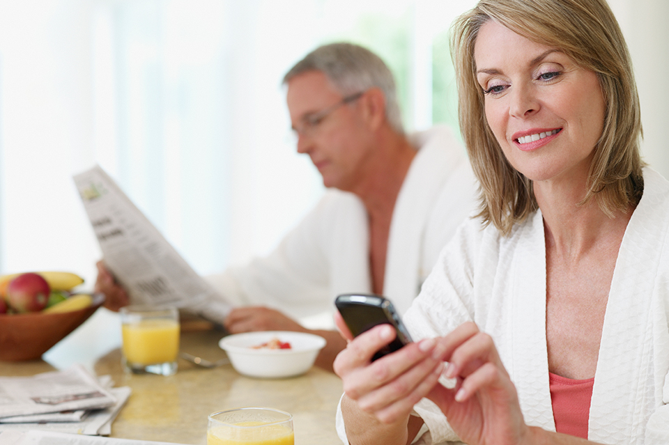 KD-Tips-Photo-960x639-womanonphone