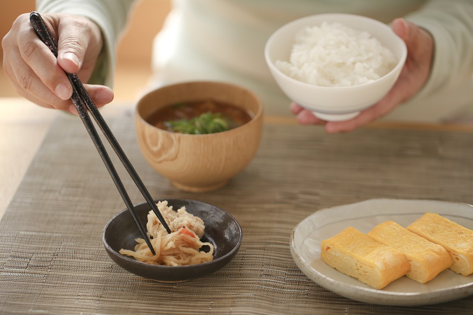 Eat with chopsticks