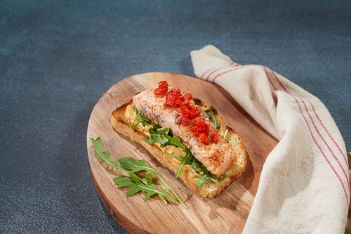 DaVita Salmon Sandwich with Arugula
