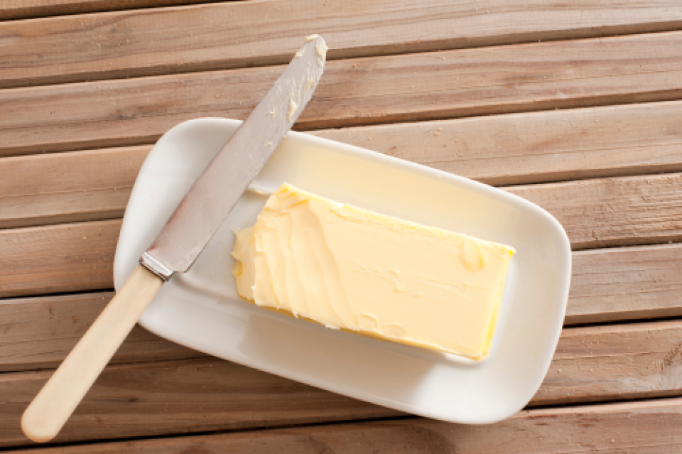Butter with Knife 960
