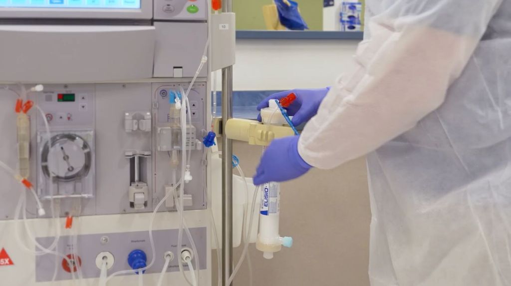 Dialysis machine
